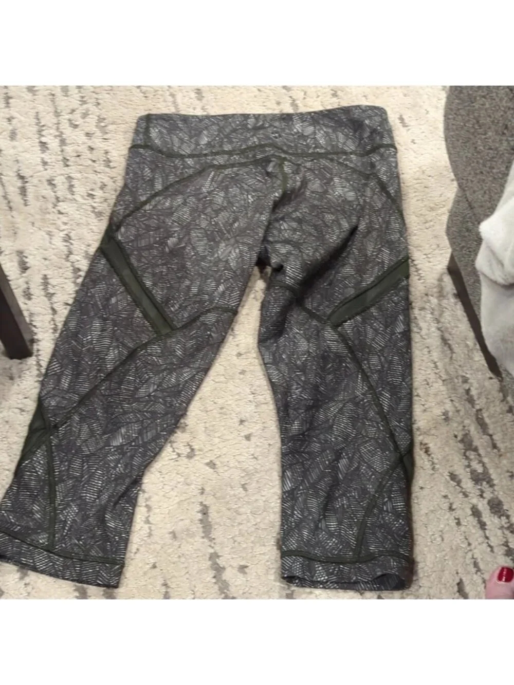 Lululemon Cool To Street Crop Jazzy White Gator Green like new